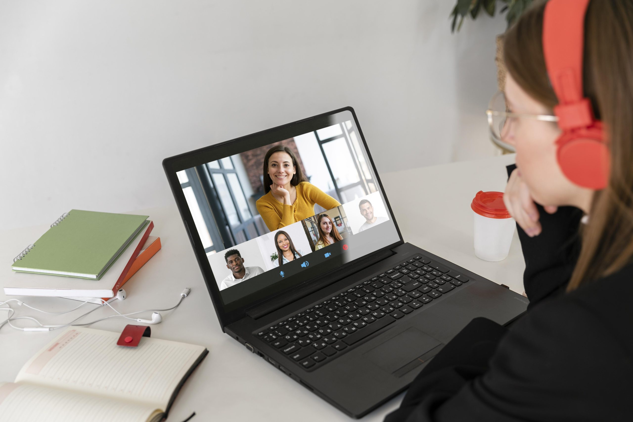 close-up-woman-videocalling